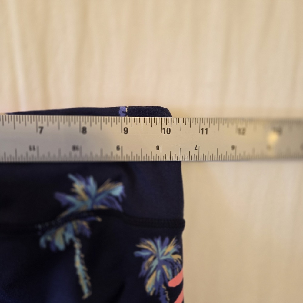Lilly Pulitzer Luxletic XXS UPF 50+‎ Weekender Leggings in Sunset Safari Palms - Picture 5 of 6